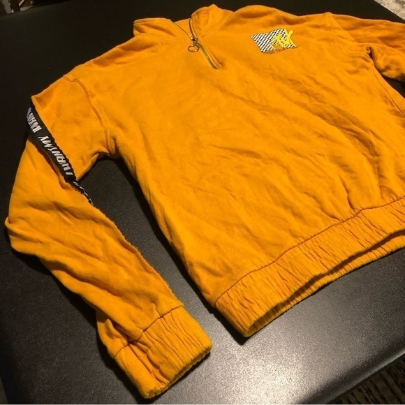 𝅺mtv Sweatshirt Womens Medium Mustard Yellow 1/4 Zip Mock Neck Long Sleeve Top - Picture 2 of 11